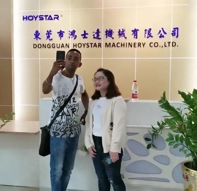 Clientes de Madagascar visitam a empresa Hoystar